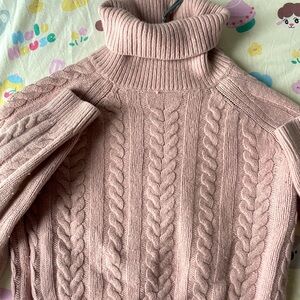 Aritzia Crop top sweater